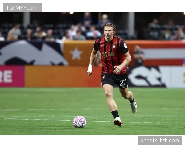 恩里克中锋战术革新引热议，新赛季球队前景成焦点