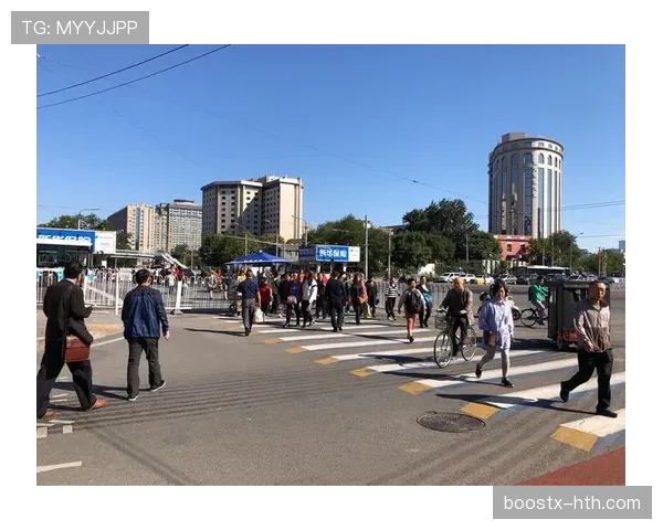 张楠家的冰箱里塞满了能量胶，连饮料都按训练时间表排好队